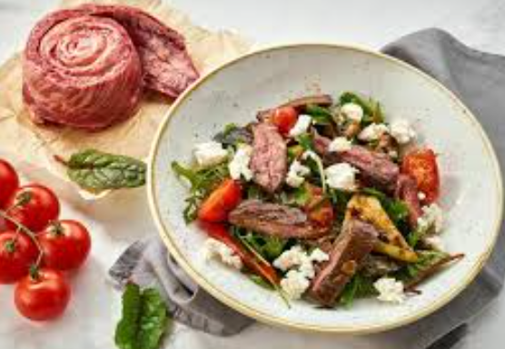 Теплый салат с мясом гриль